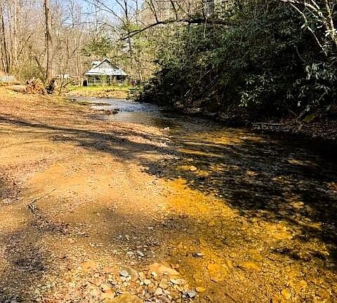 2nd image of 7.68 Ellis Creek Rd