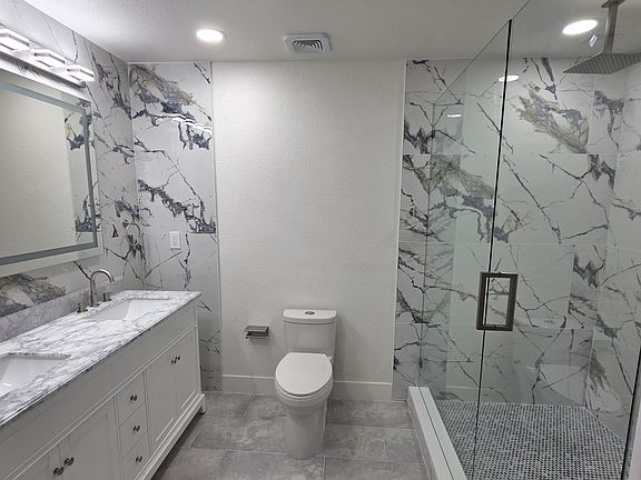 Master bathroom, newly renovated, double shower, large niche, Glass door installed.