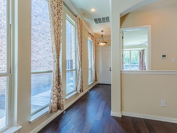 2nd image of 2455 Sunderland Ln
