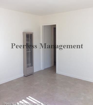 5th image of 1095 E Washington Ave