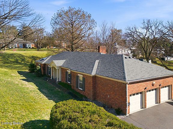 4th image of 2778 Maple Rd