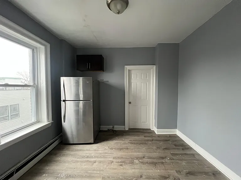 149 Zabriskie St #44R — Photo 2