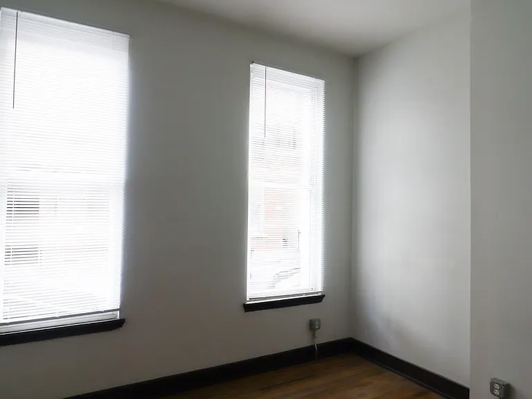 1533 Pleasant Street — Photo 17