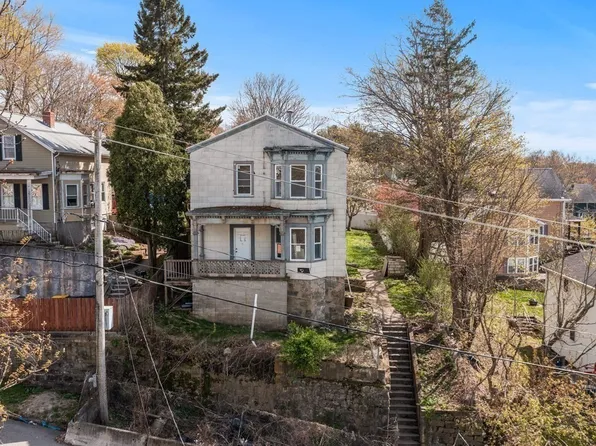 213 Weetamoe St, Fall River, MA 02720