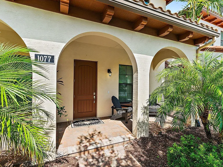1077 Faulkner Ter — Photo 4