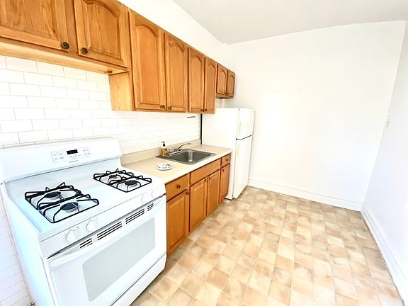 3rd image of 28-35 41st St #4D