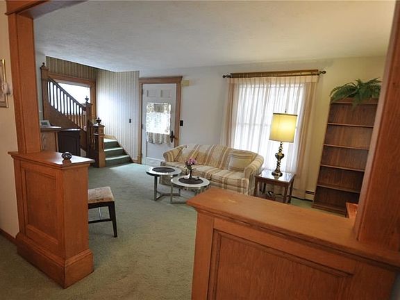 2nd image of 134 Oakwood Dr