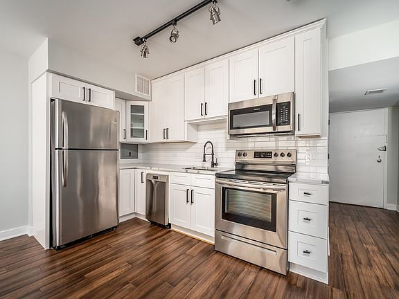2nd image of 2400 N Lakeview Ave APT 1117