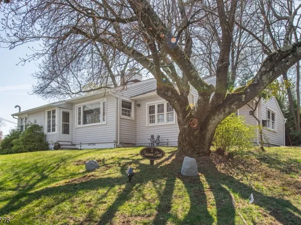 1 Shawnee Trl, Sparta Twp., NJ 07871