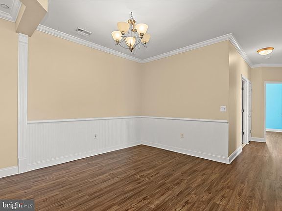 5th image of 1602 Martha Ct Unit 402