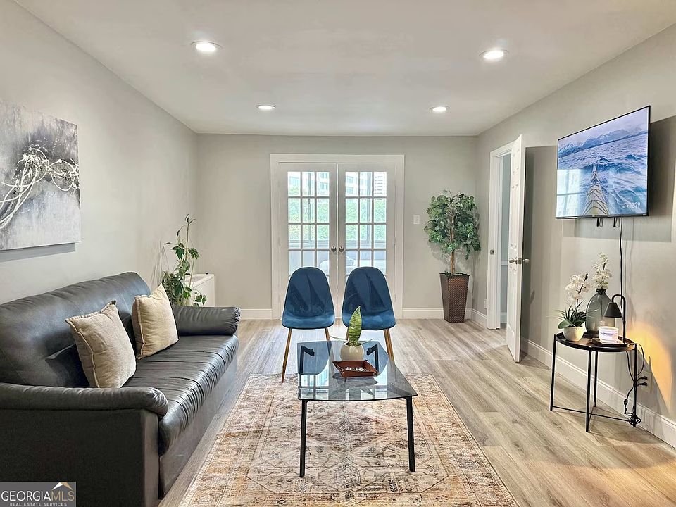 1st image of 215 Piedmont Ave NE APT 301