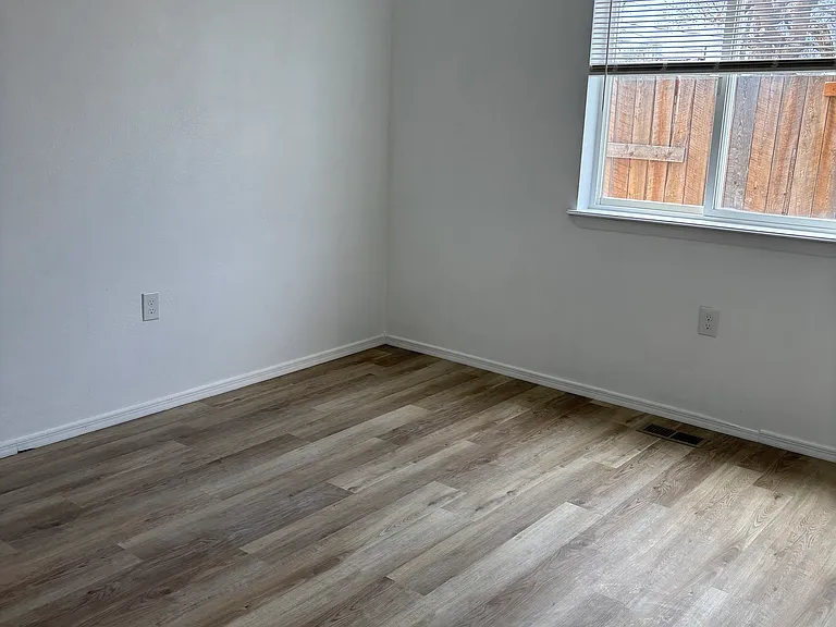 1117 N Cook St — Photo 9