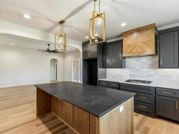 9053 Avington Way, Guthrie, OK 73044