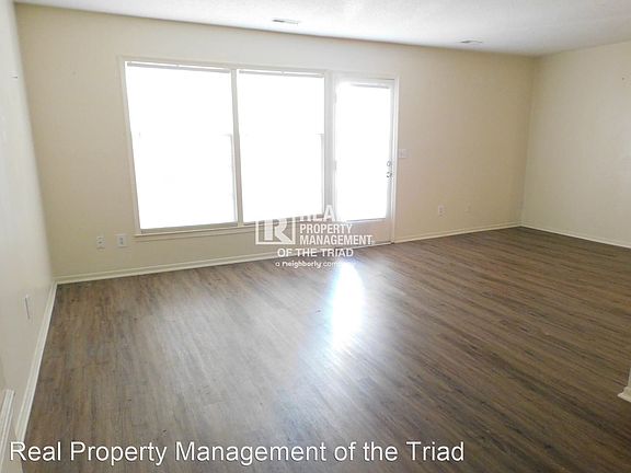 5th image of 3311 C Regents Park Ln