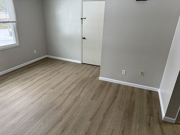 3rd image of 8 Gardendale St #3