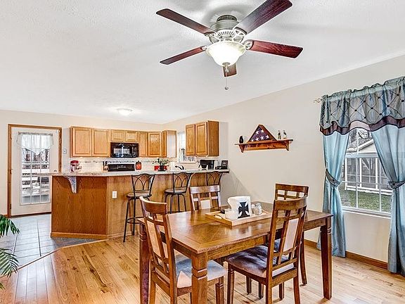 2nd image of 670 Bridle Ct