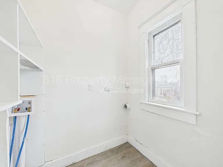 411 Main St — Photo 9