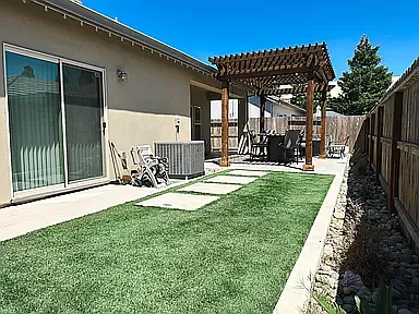 1374 Westgate Dr — Photo 3