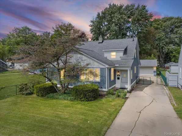 253 N Rose St, Mount Clemens, MI 48043