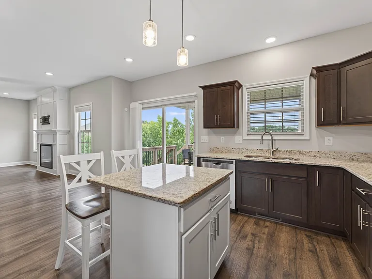 792 Crestone Ln — Photo 12