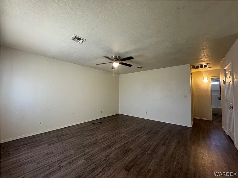 2460 Lakeside Dr #2 — Photo 3