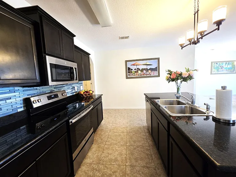 1440 Lexington Sq SW — Photo 13