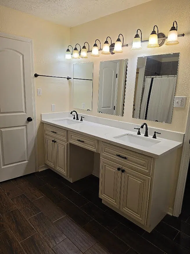 3 bed, 2010 sqft, $2,400 — Photo 3