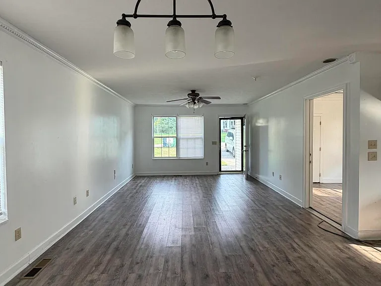 748 Pauline Ave — Photo 6