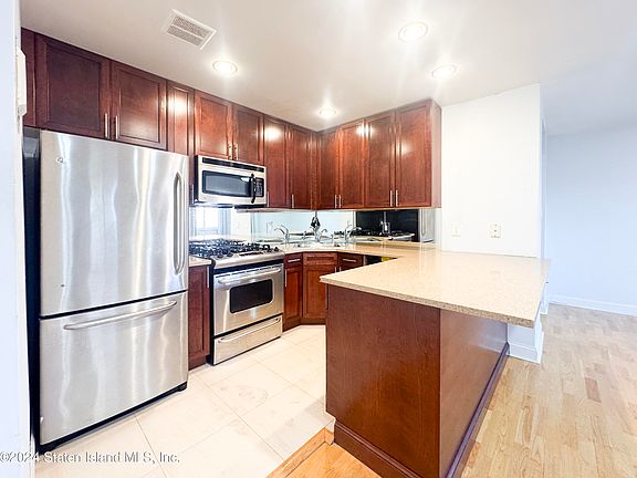 5th image of 1306 Rockland Ave APT 2D