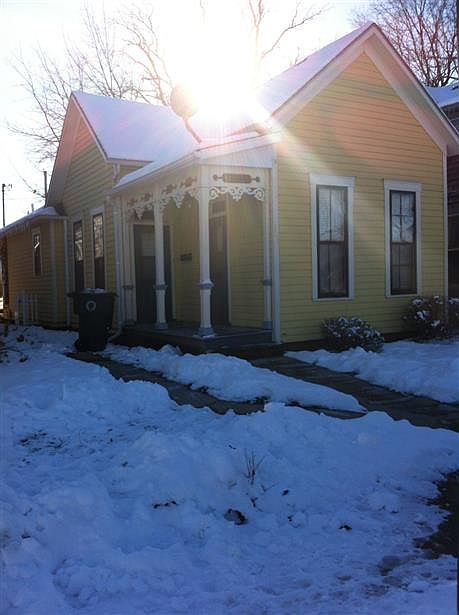 1st image of 321 E North St