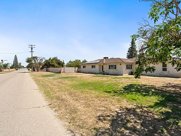 3rd image of 6220 S Clara Ave