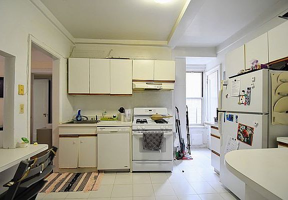 5th image of 165 W 91st St APT 3D