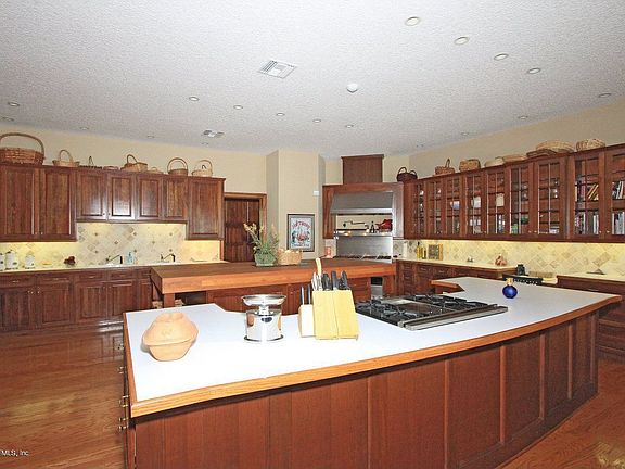 5th image of 5207 Magnolia Oaks Ln
