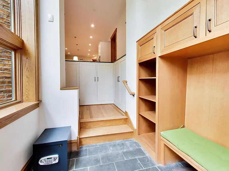 3752 N Wayne Ave — Photo 38