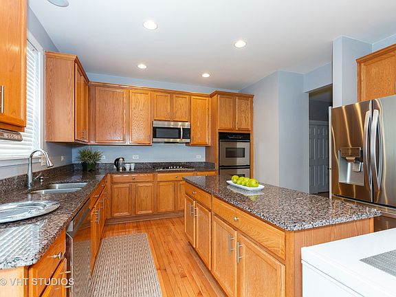 3rd image of 745 Belvedere Blvd