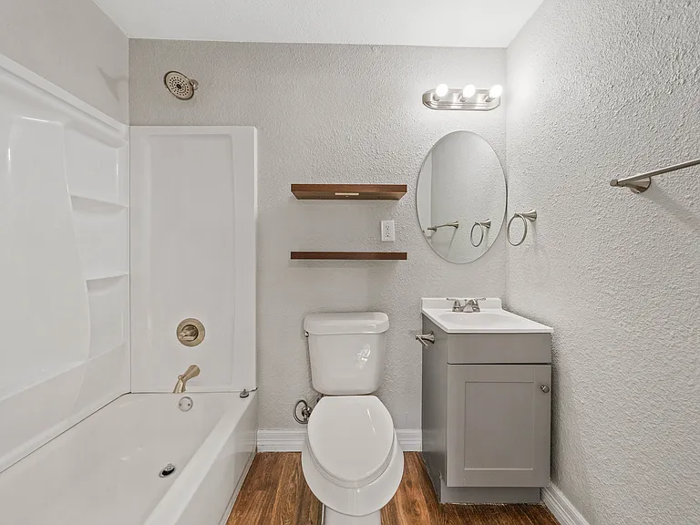 11700 N Oak St — Photo 29