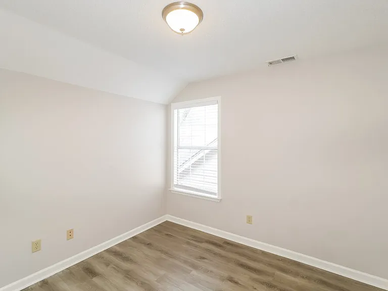 1170 Whitten Rd — Photo 14