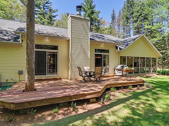 3rd image of 1640 Forest Dr