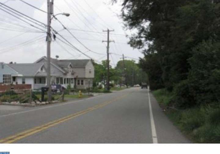 2nd image of 303 E Dutton Mill Rd