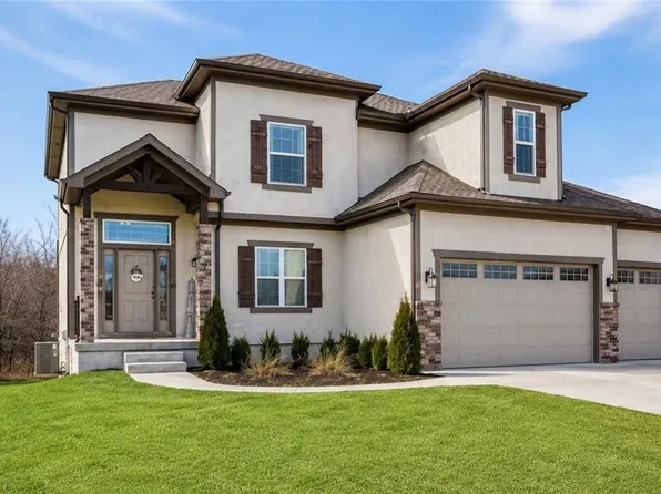 308 E Oak St, Lone Jack, MO 64070