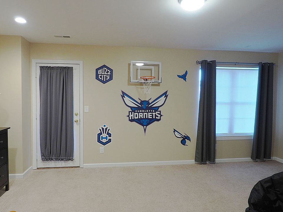 BR 4/ Playroom w rear access