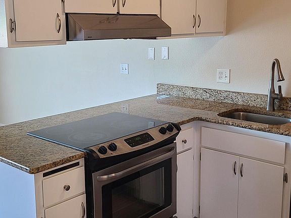 2nd image of 1718 Elizabeth St SE #C