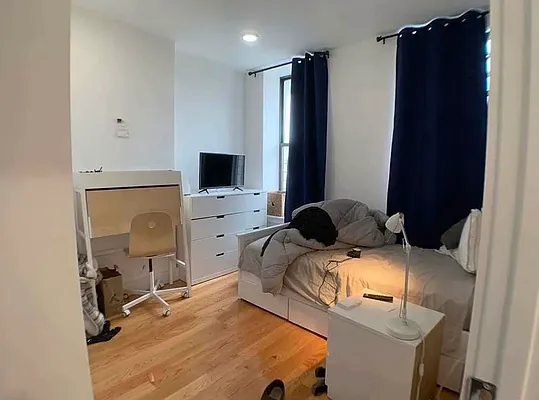 Rented by EastMount Realty LLC | media 5