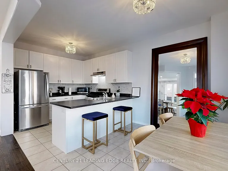 1574 Edgecroft Dr — Photo 11