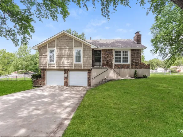 706 NE 115th St, Kansas City, MO 64155