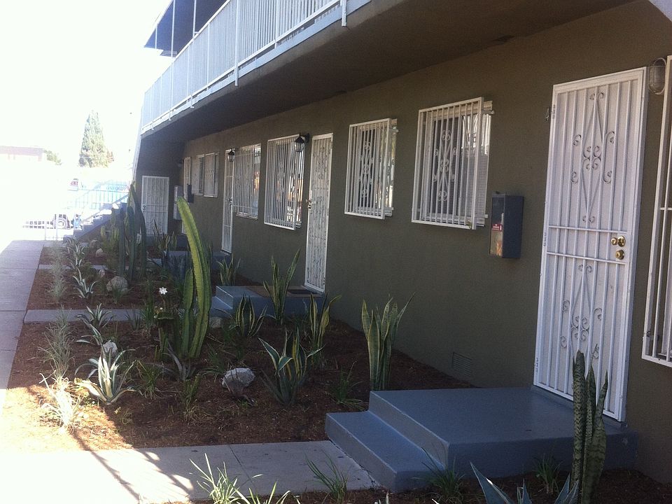2nd image of 1544 W Florence Ave APT 8
