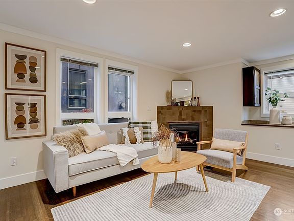 4th image of 1704 Dexter Avenue N #B