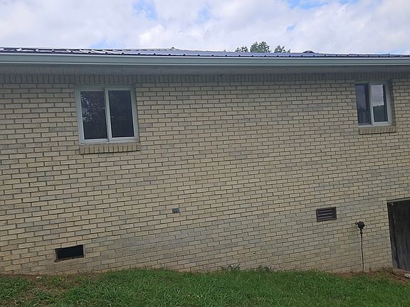 5th image of 435 Dixon Ln