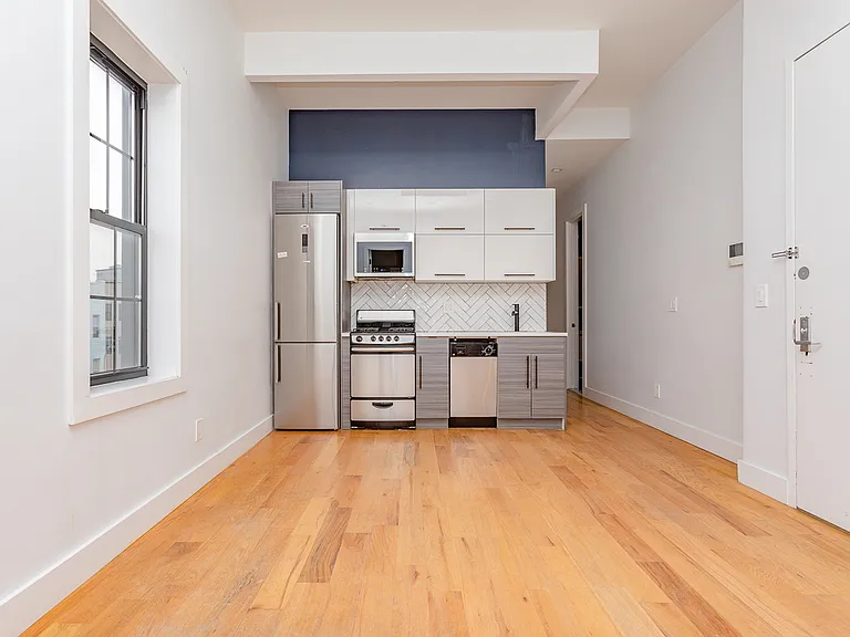 50 Starr St #2P — Photo 3