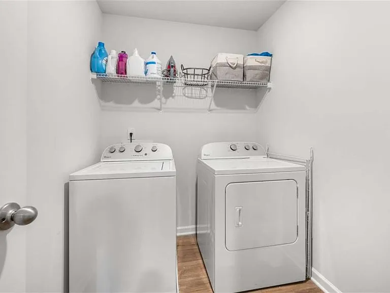 925 Lakehaven Ln — Photo 22